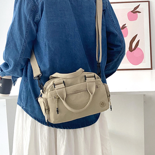 单肩斜挎小方包女2025新款简约手拎包百搭多口袋牛津布女士旅行包