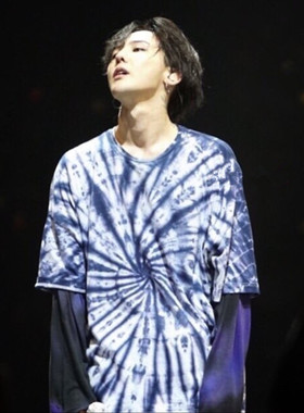 权志龙GD同款蓝色红色炫彩泼墨五分袖男女宽松T恤夏季短袖学生潮