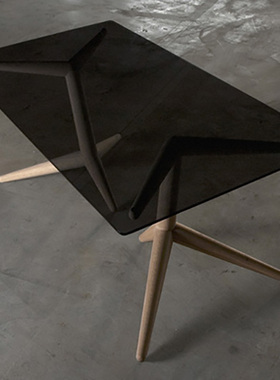 荷兰Sander Mulder 桌子 Crow trestles创意设计进口