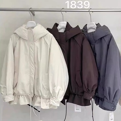 设计感百搭连帽花苞时尚羽绒服