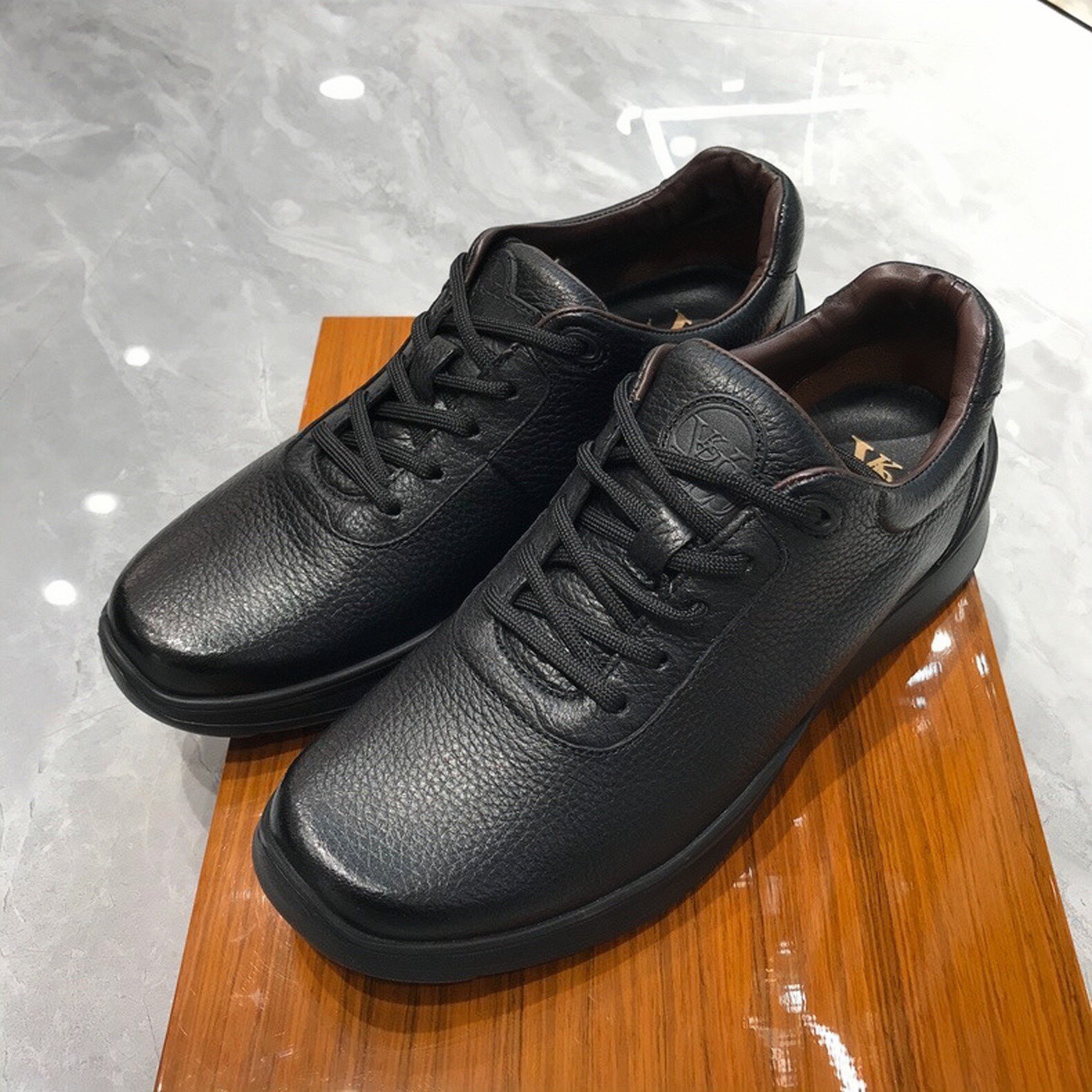 路卡迪龙男鞋专柜休闲有型新款舒适鹿皮男士飞织休闲鞋373215203