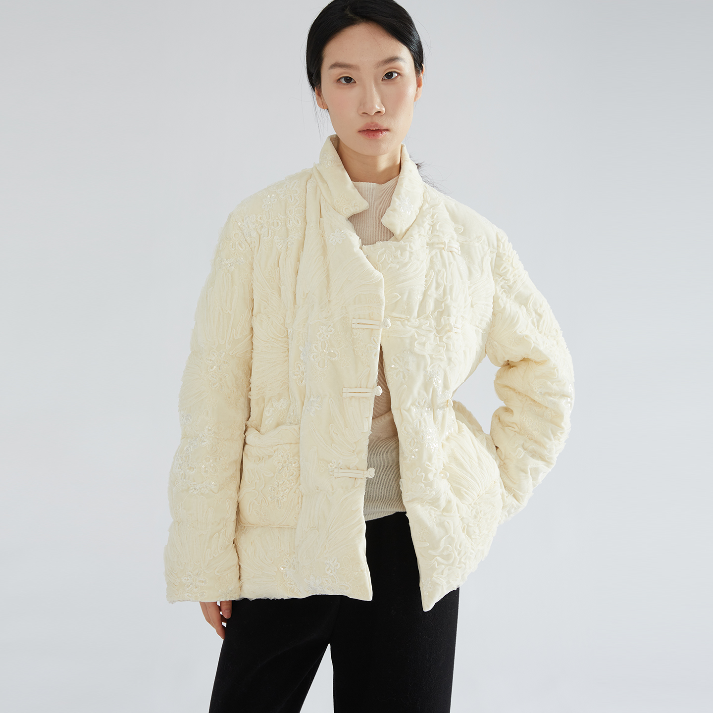 高定 90白鸭绒刺绣盘扣国风国标羽绒服女真丝丝绒重工亮片外套冬