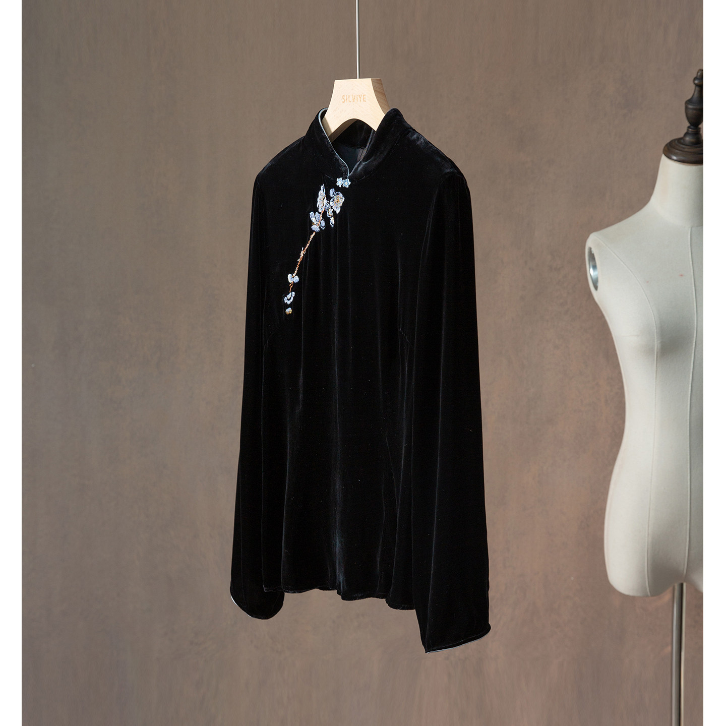 一丝牵国风刺绣丝绒新中式立领长袖上衣女宽松显瘦减龄气质套头衫,女装/女士精品,真丝上装,淘宝优惠券,粉丝福利购,淘宝优惠卷