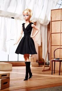 预 Barbie Classic Black Dress Silkstone 2016 芭比ST娃娃