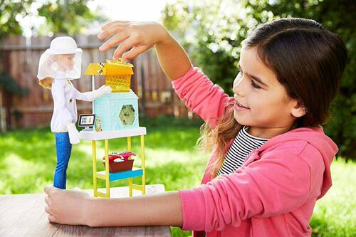 发 Barbie Beekeeper FRM17 百变职业之养蜂人芭比娃娃
