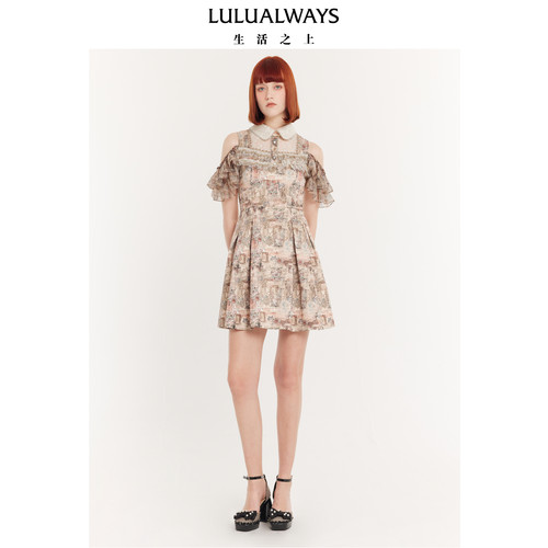 LULUALWAYS我爱露露夏季新款时尚娃娃领露肩花边袖短款连衣裙