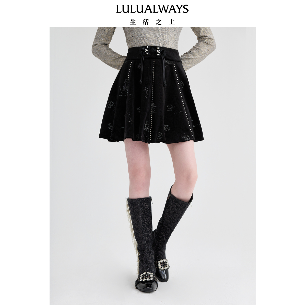 LULUALWAYS【商场同款】秋季新款时尚高腰伞裙绣花丝绒短半身裙