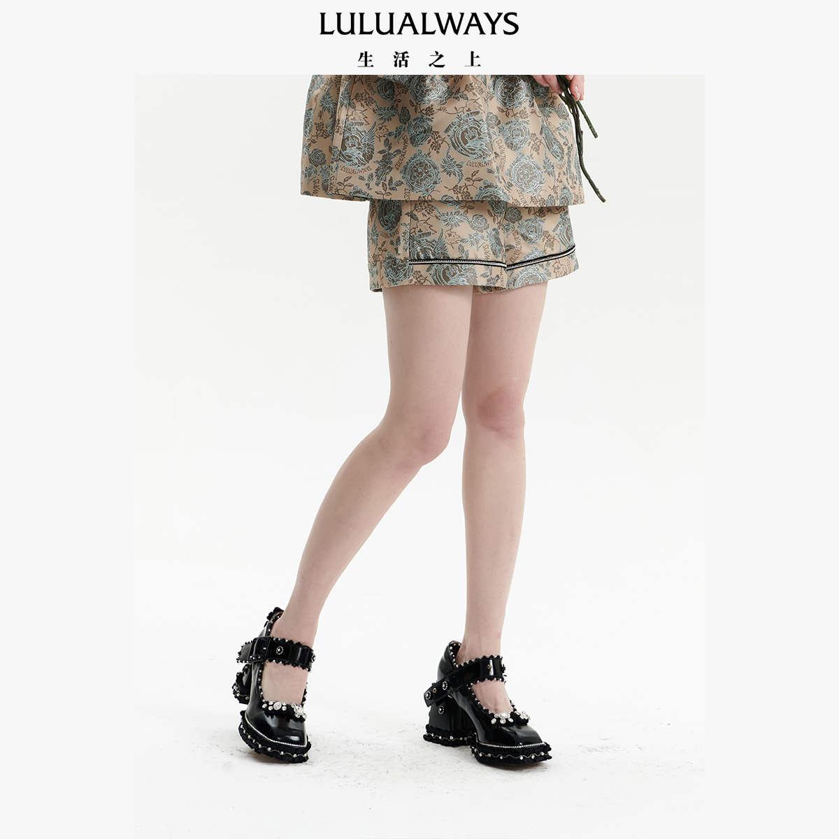 LULUALWAYS复古宫廷风卡其色短裤