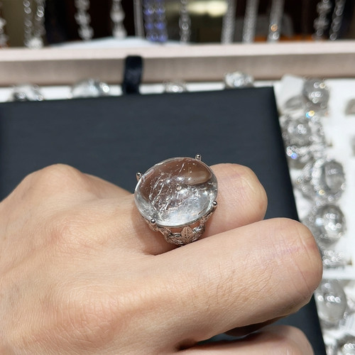 活体水胆闪灵钻戒指