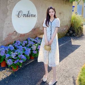 法式漂亮V领碎花连衣裙女夏2025新款气质绝美温柔风独特别致裙子图片