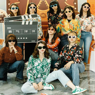 女士花衬衫接亲服装港风复古印花碎花姐妹团衣服结婚年会婚礼伴娘