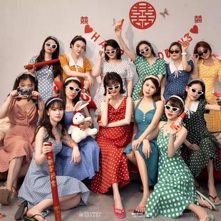 怀旧复古港风连衣裙年会舞蹈服装波点裙子拍照晨袍婚礼姐妹团衣服