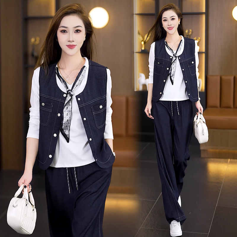 早秋时尚妈妈超好看搭配显瘦套装