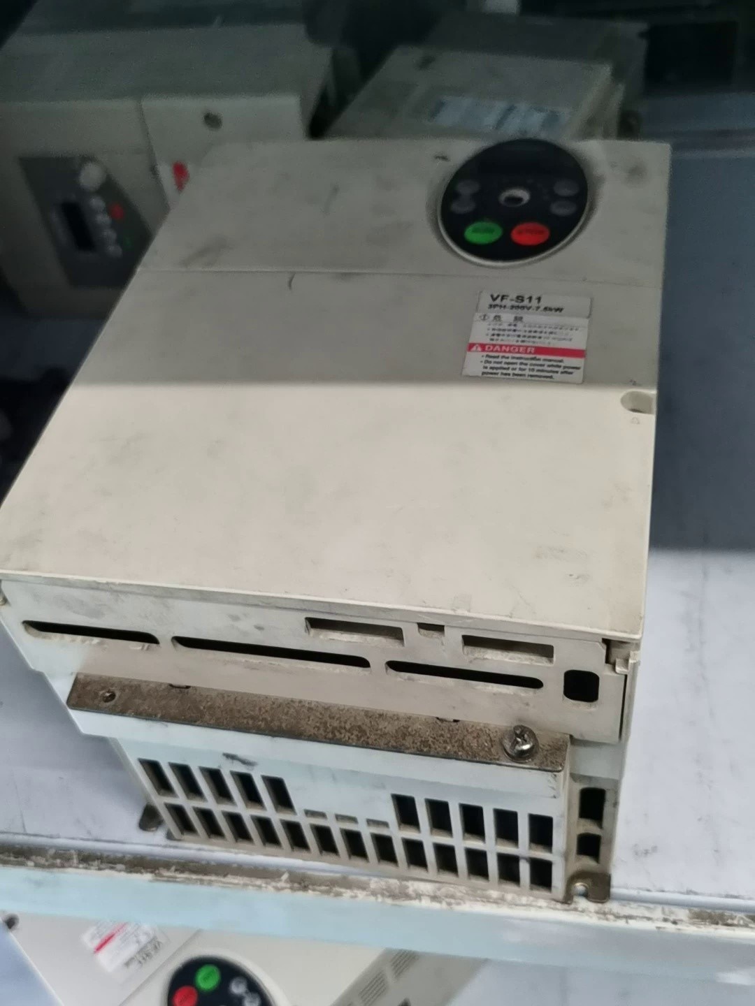 东芝变频器vfs11-2075pm-an,7.5kw,200全新原装拍前请询价