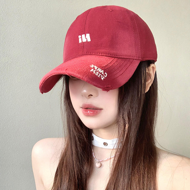 红色字母刺绣棒球帽女韩版百搭