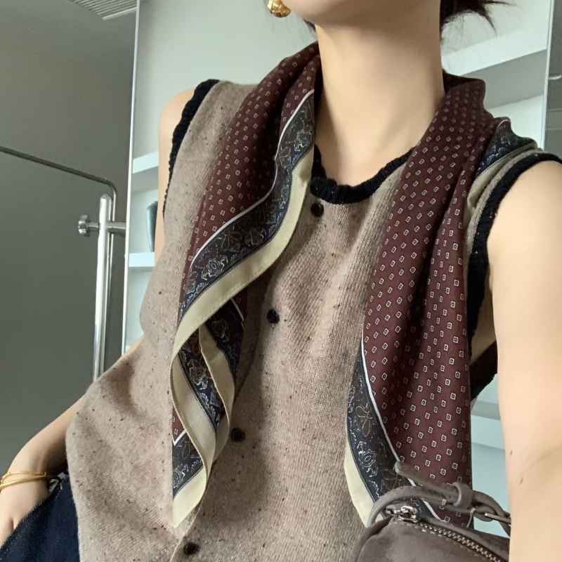 2025新款复古印花丝巾女咖啡色方巾法式高级感时尚披肩围巾小方巾