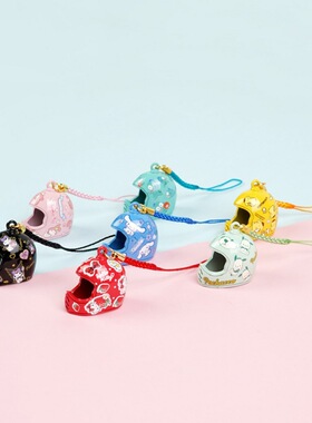 正品三丽鸥hellokitty丑鱼大耳狗帕恰狗美乐蒂库洛米头盔挂件