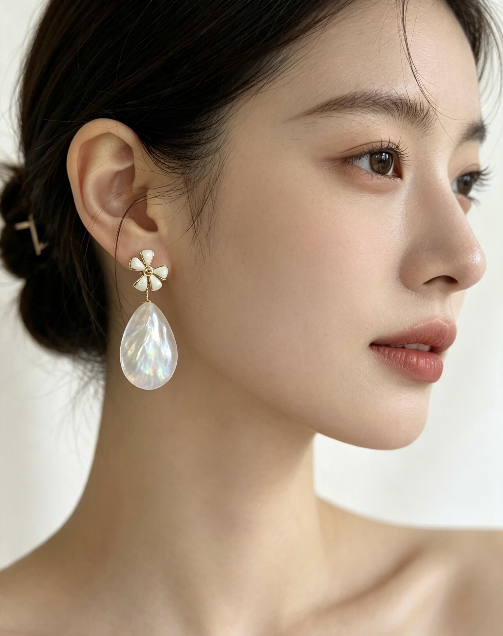 天然海水白贝母贝壳花朵耳钉独特漂亮耳环女款2026新款高级感耳饰