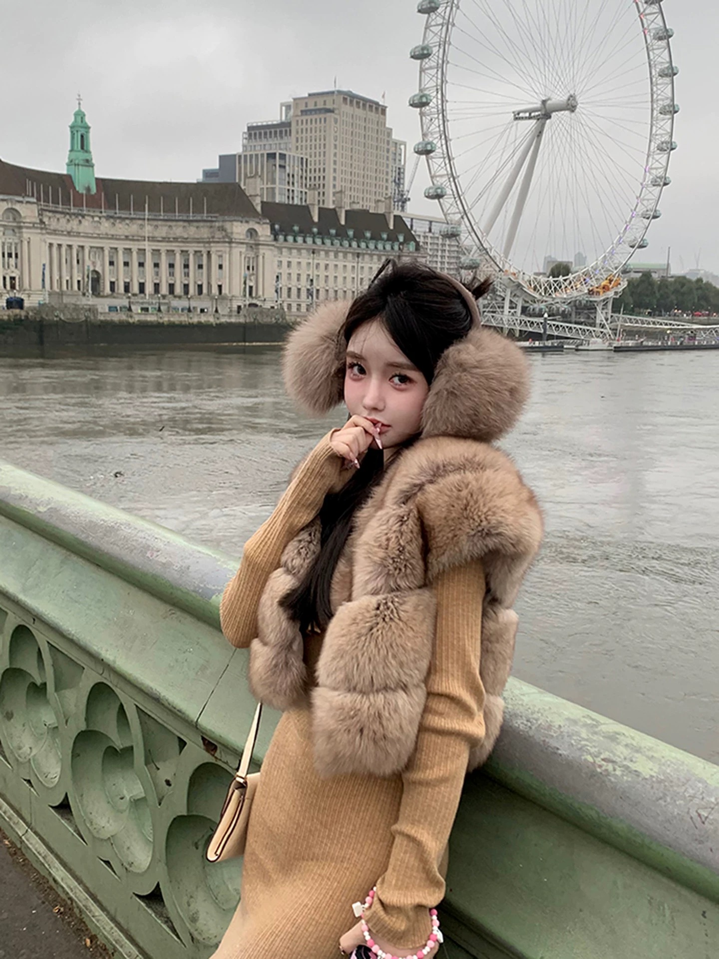 短款环保狐狸毛马甲落肩仿皮草外套女显瘦毛毛绒马夹年轻款马夹潮