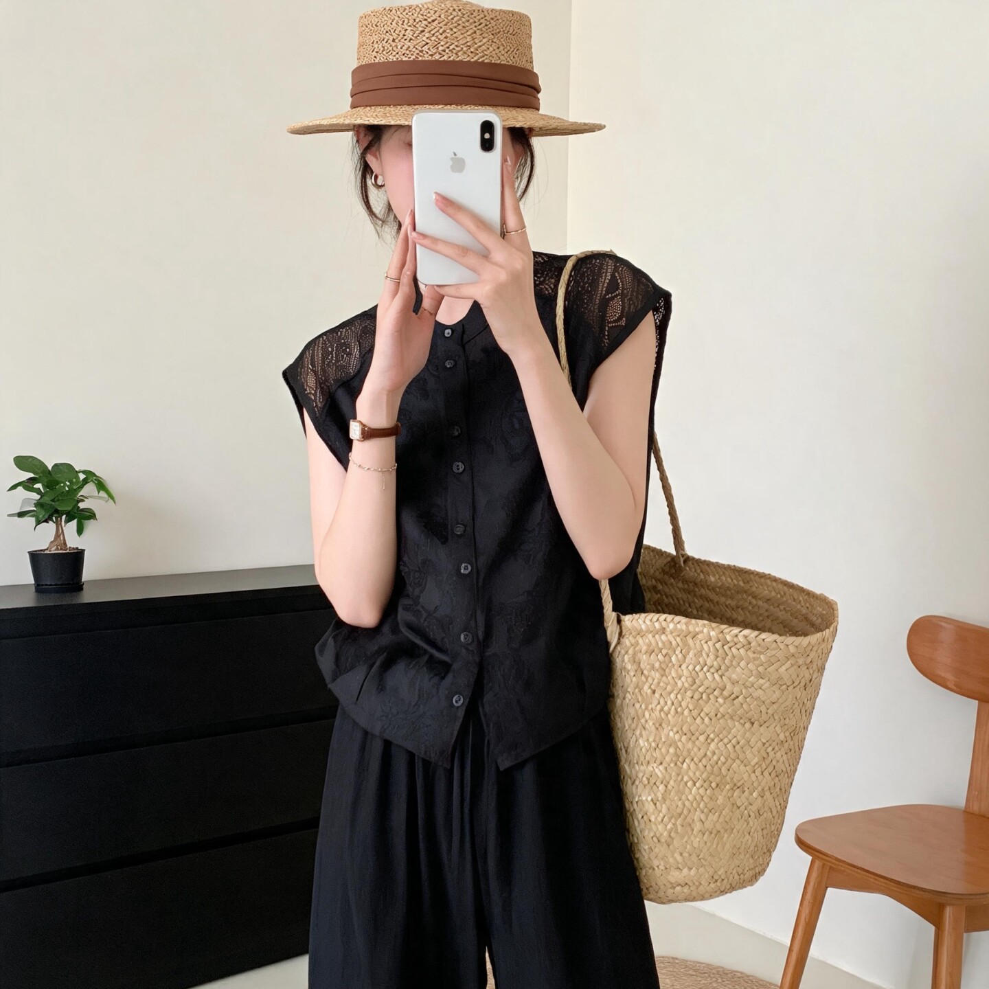 复古清冷肩部蕾丝拼接无袖衬衫女夏季遮肉时尚气质百搭无袖上衣女