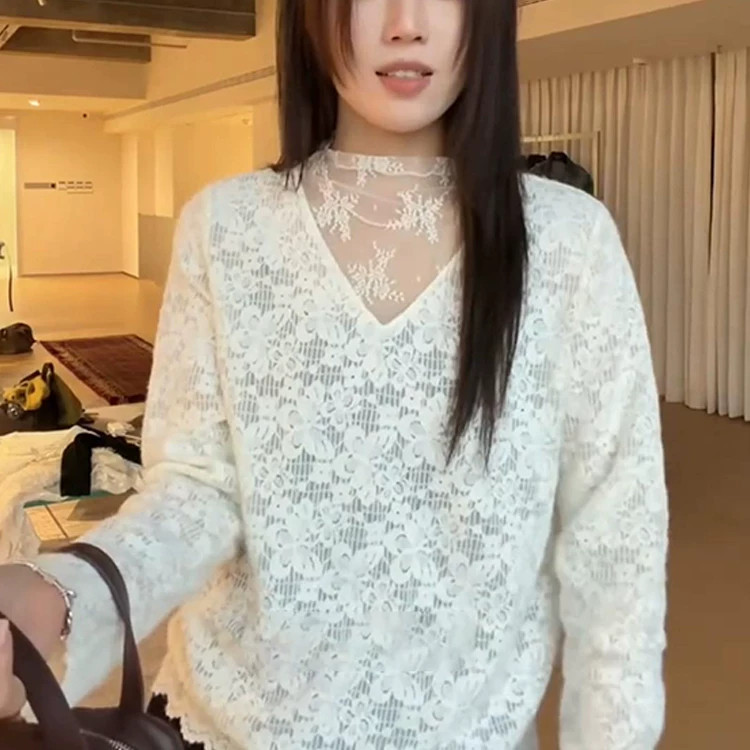 韩系蕾丝刺绣钩花半高领t恤女2026春季新款设计感独特绝美上衣潮