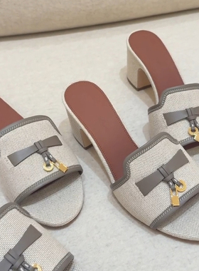 升级版2026夏季吊坠金属扣一字拖女粗跟外穿防滑lp百搭平底凉拖鞋