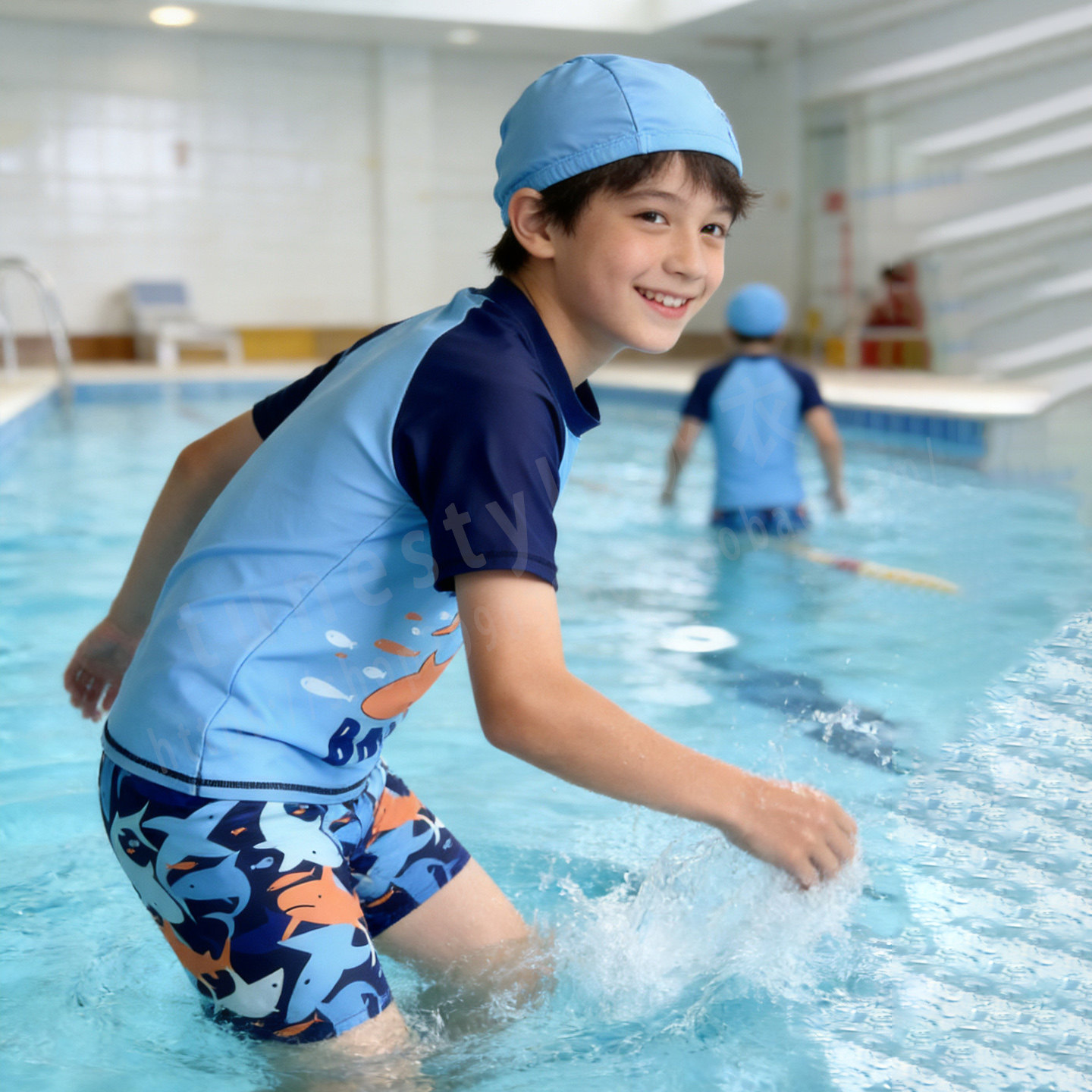 8-13岁儿童男童泳衣青少年游泳衣