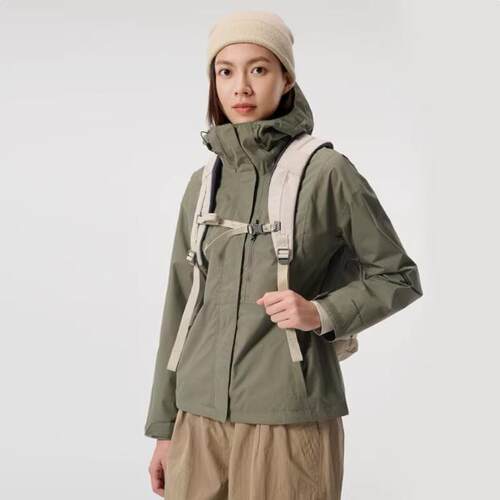 哥伦比亚户外防风防水透气冲锋衣