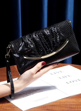 小号晚宴手拿包女气质2025新款镶钻真皮宴会包名媛礼服轻奢手抓包