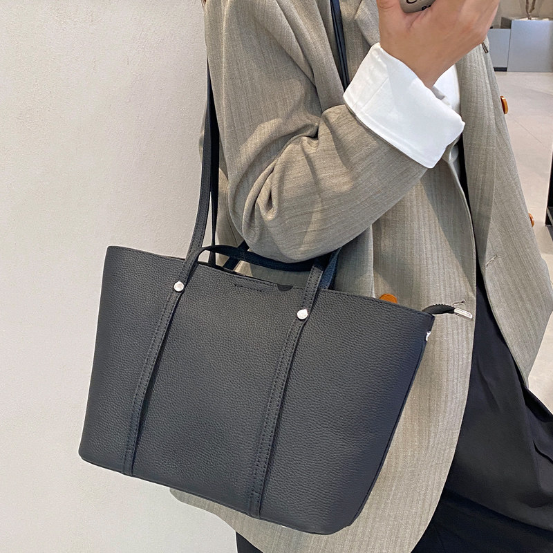 头层牛皮大容量托特包女简约百搭单肩斜挎包真皮休闲手提包放雨伞,箱包皮具/热销女包/男包,托特包,淘宝优惠券,粉丝福利购,淘宝优惠卷