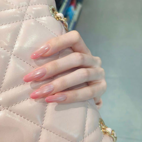 谁懂！蜜桃粉美甲才是温柔天花板