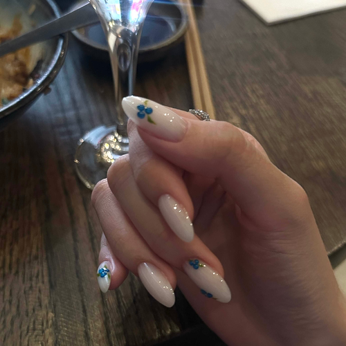 被问爆的高级小众美甲长什么样