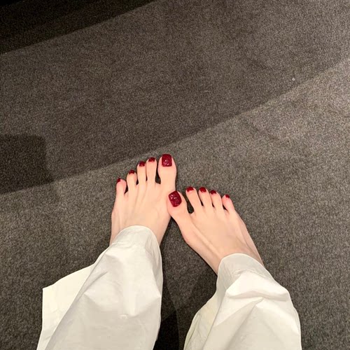 碎钻红脚美甲真的是仙品太美了！