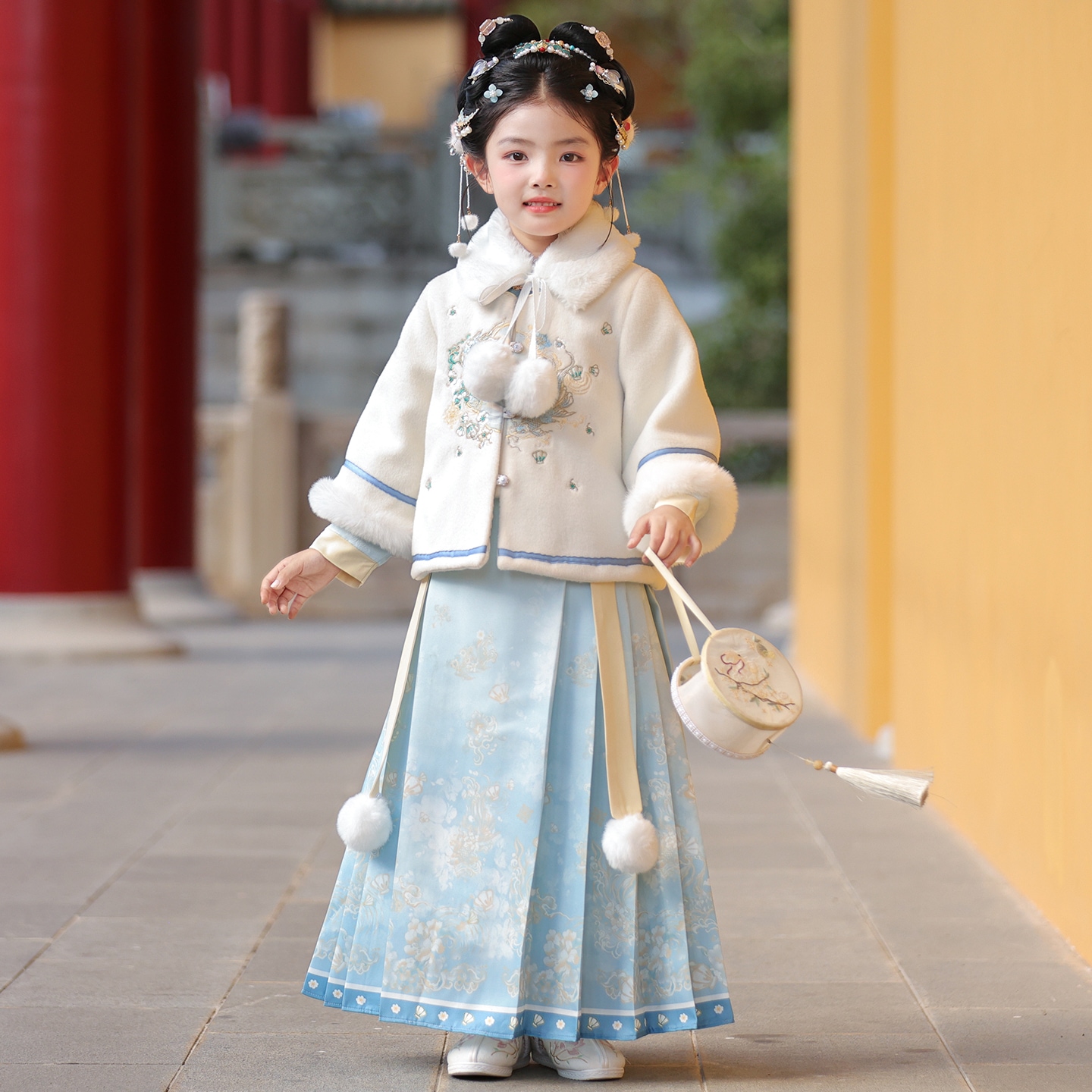 女童中国风汉服秋冬季2025新款马面裙套装冬款儿童超仙古装拜年服