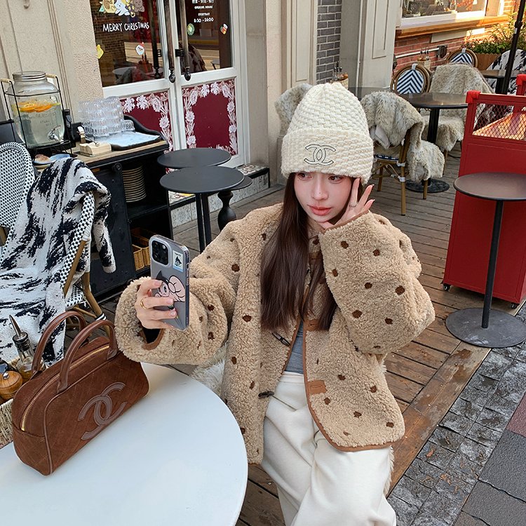 EVNSTYLE  奶盖雪贝两面穿波点麂皮绒羊羔毛皮毛一体外套女