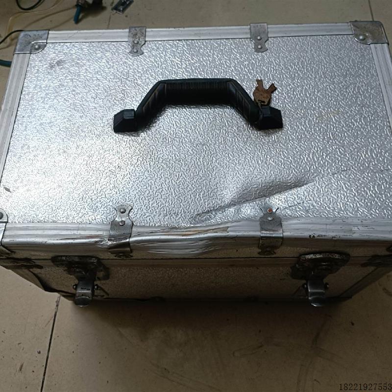 议价FD216环境氡测量仪,成色如图,外壳变形了,开机显示正常,