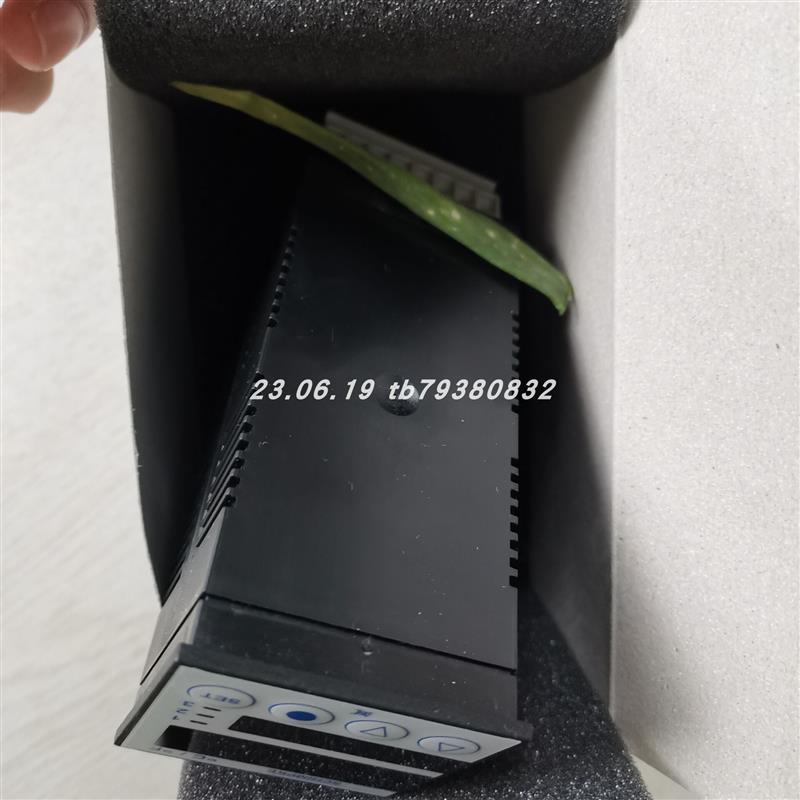 议价 ST501-LN1KV.04FS全新温控器  ST48-35.04PHR温控