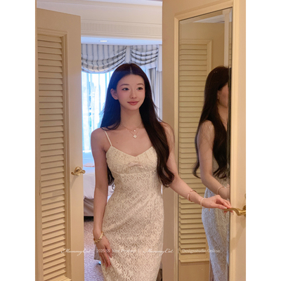 优雅蕾丝蝴蝶结收腰包臀吊带长裙