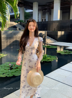 Mummy Cat 下蛋喵【潘海利根】法式浪漫刺绣碎花度假缎面连衣裙