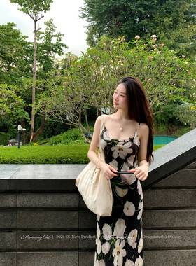 人丝斜裁印花度假吊带连衣裙