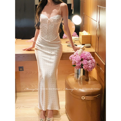 波点鱼骨蕾丝拼接鱼尾礼服连衣裙