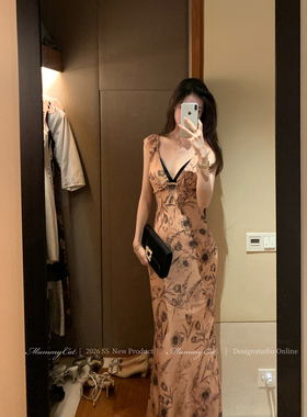 MummyCat下蛋喵 26新品100人丝印花斜裁V领鱼尾连衣裙