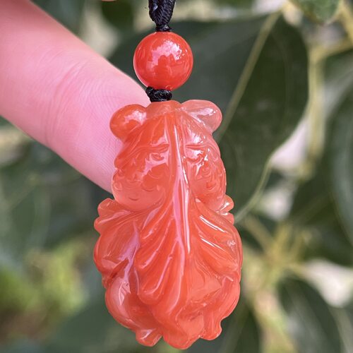 精品南红金鱼吊坠，颜色红润，尺寸19x30x13mm，重12.3g