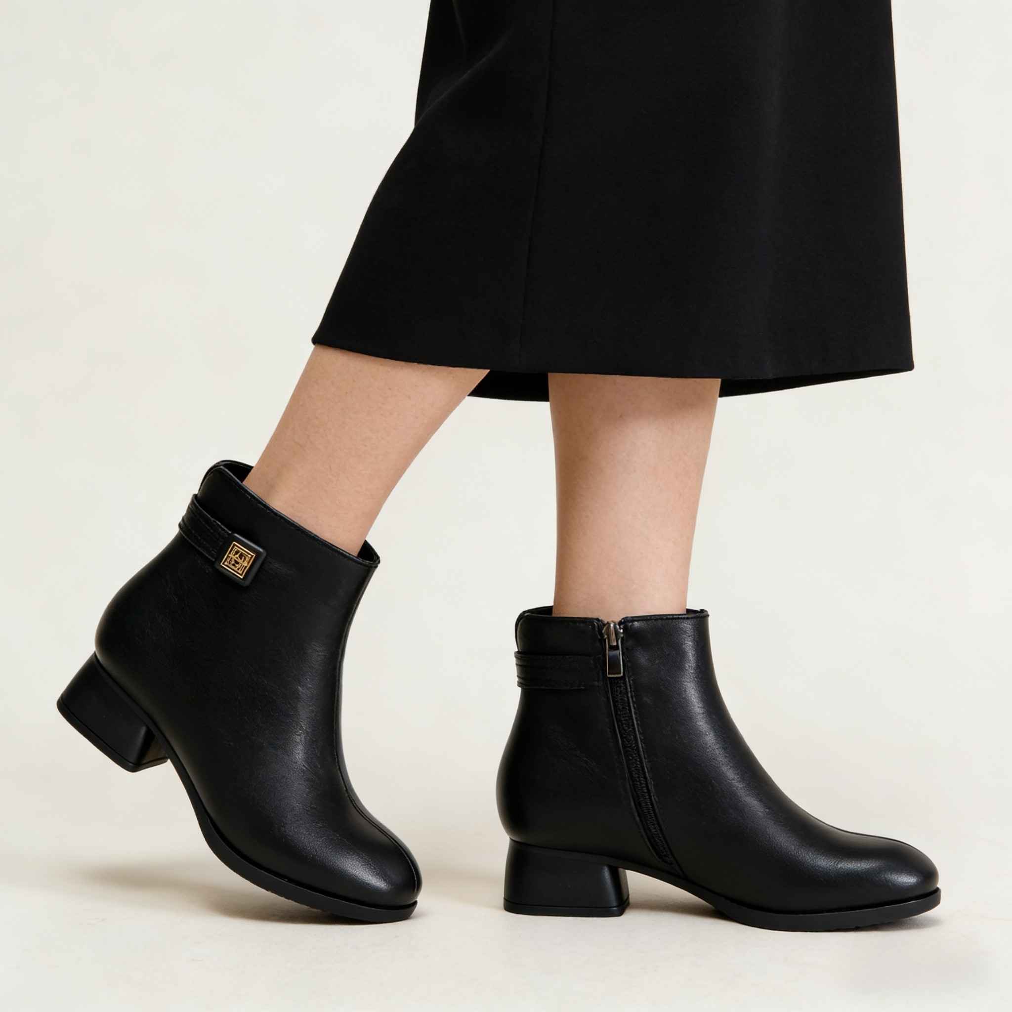 短靴女2025秋冬粗跟女靴加绒保暖百搭女鞋妈妈鞋中年女短靴25009