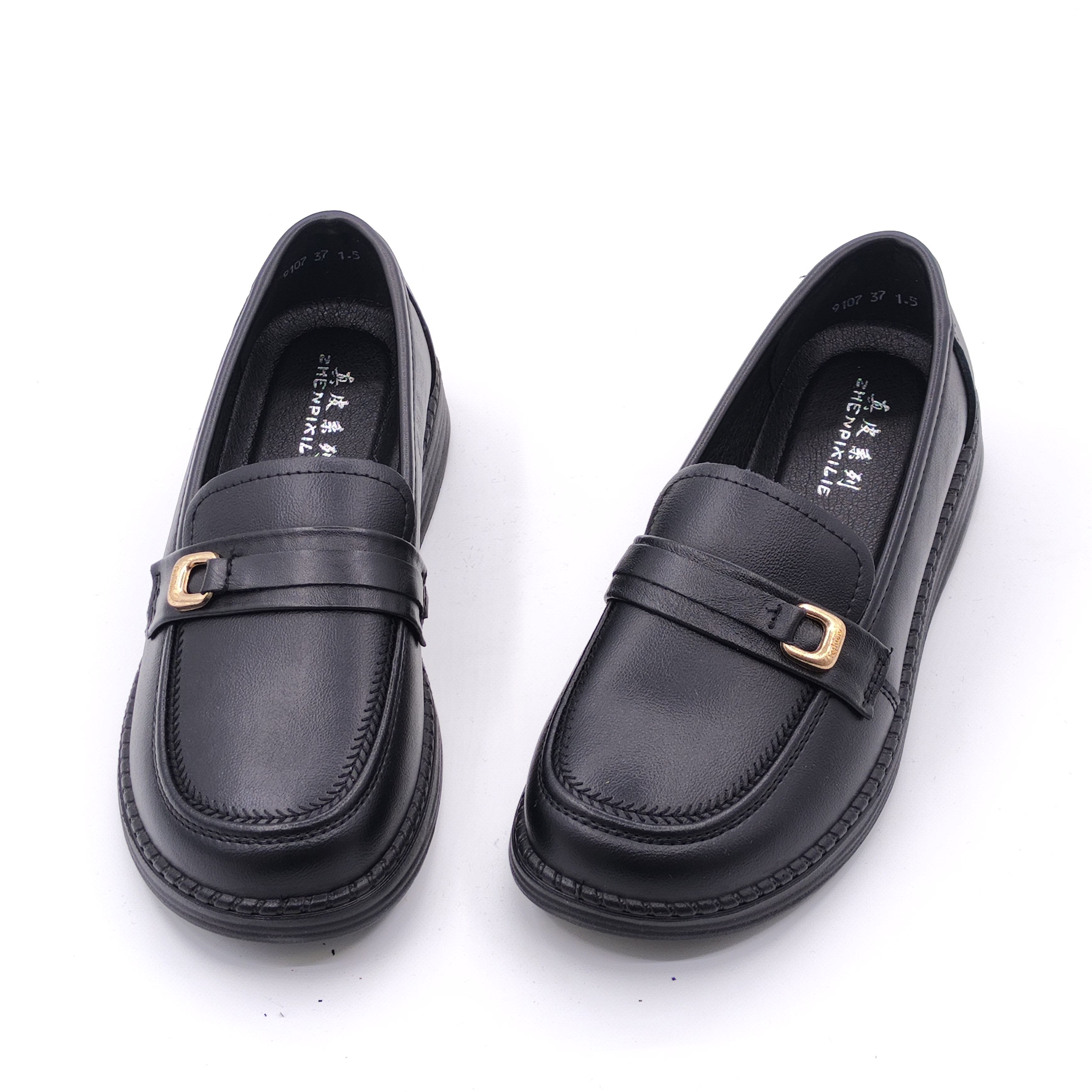 2025妈妈鞋真皮超软防滑软底中年工作平底乐福鞋中老年人女鞋9107