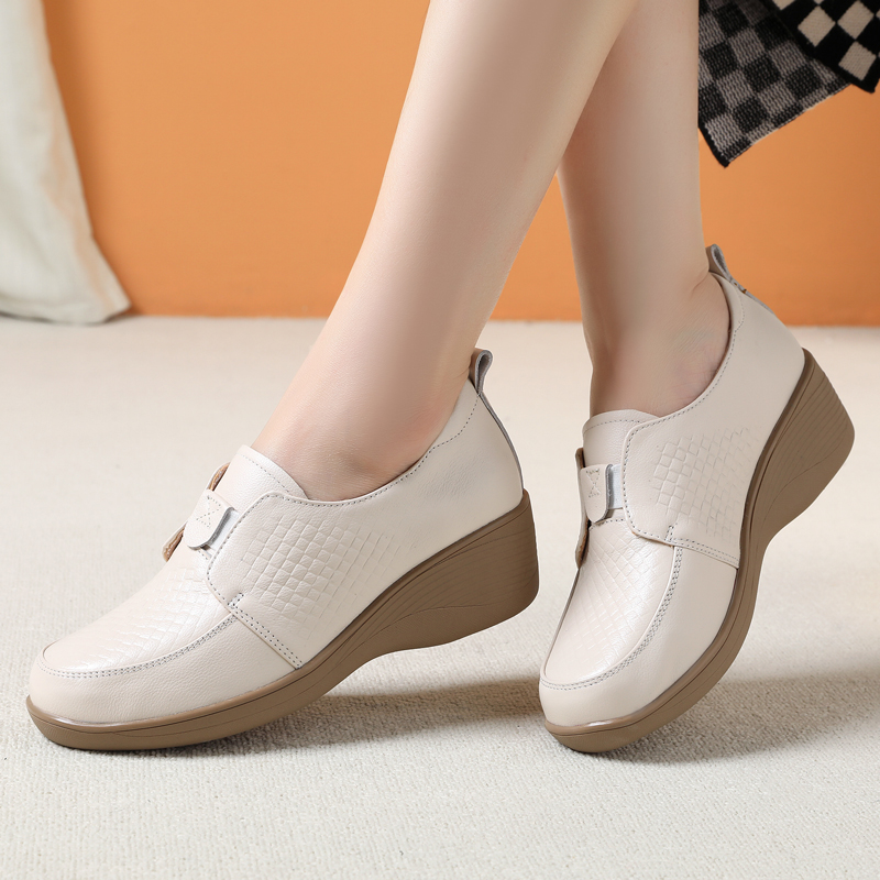 舒适坡跟橡胶底深口单鞋百搭休闲