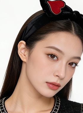 LASS LIZ原创设计2026秋冬复古高级感减龄爱心黑色丝绒蝴蝶结发箍