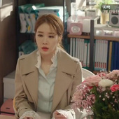 韩剧触及真心刘仁娜同款 卡其色风衣蕾丝拼接绿色条纹衬衫 白色裙子