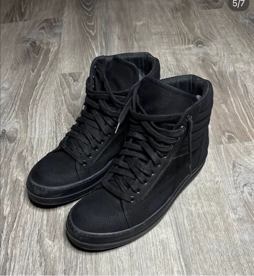 thumbnail for ROK produces Qvvck Ovvens brand sports shoes ramones high top vintage