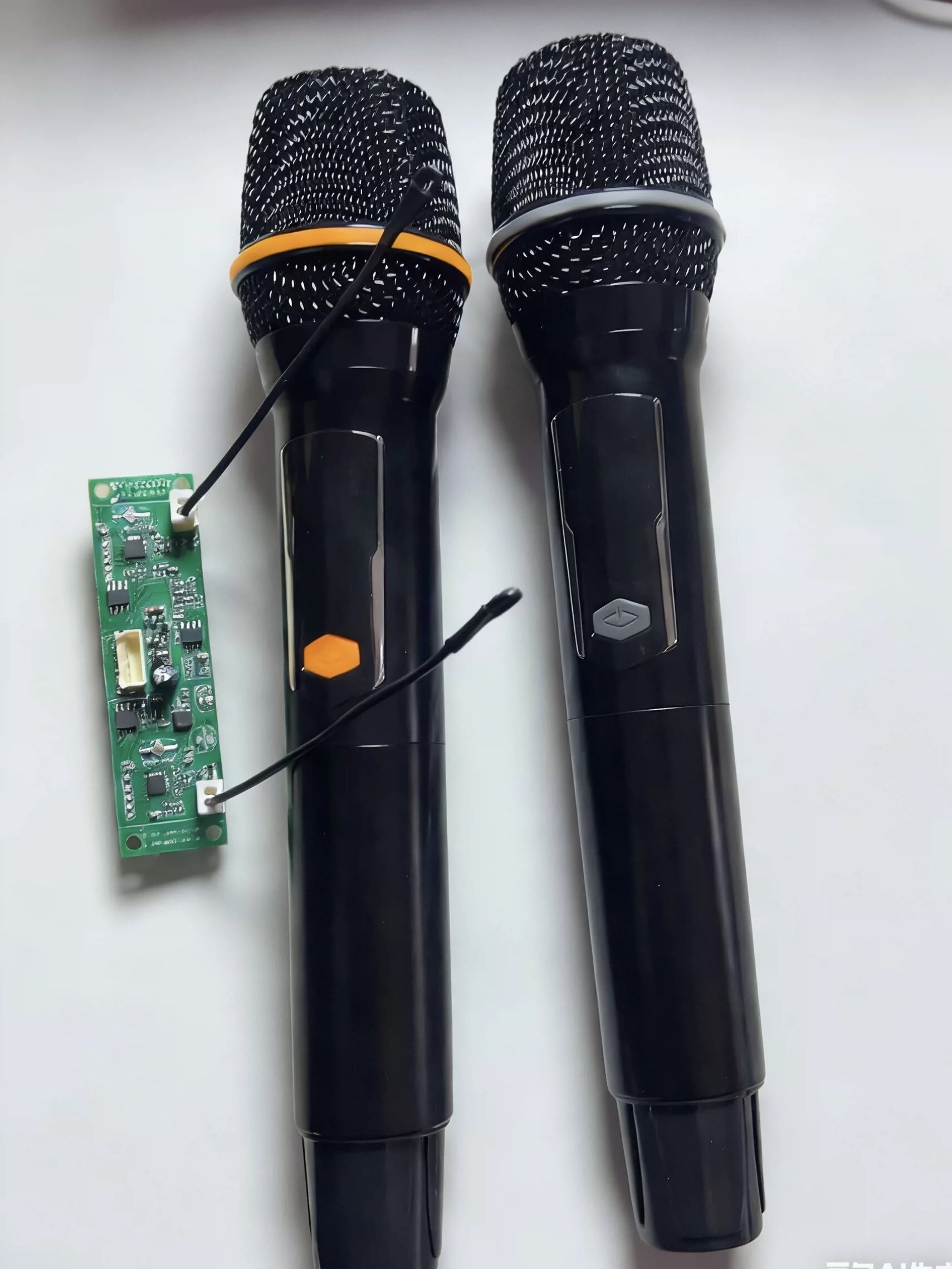 调频户外移动拉杆音箱无线麦克风一拖二内置接收板金属双话筒唱歌